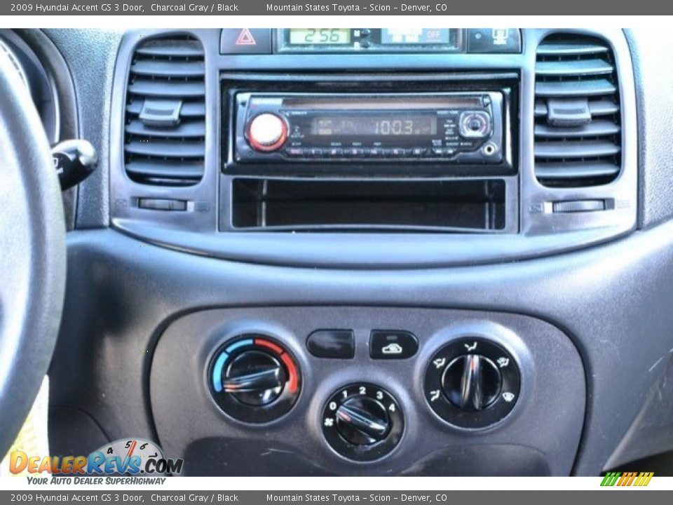 2009 Hyundai Accent GS 3 Door Charcoal Gray / Black Photo #15