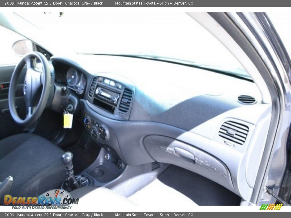 2009 Hyundai Accent GS 3 Door Charcoal Gray / Black Photo #16