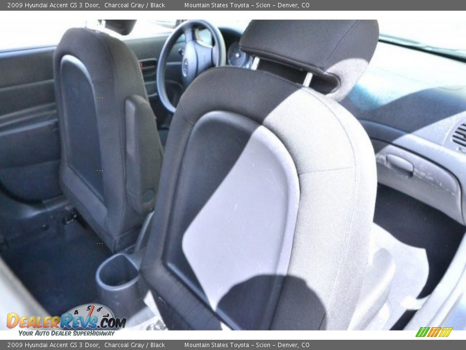 2009 Hyundai Accent GS 3 Door Charcoal Gray / Black Photo #20