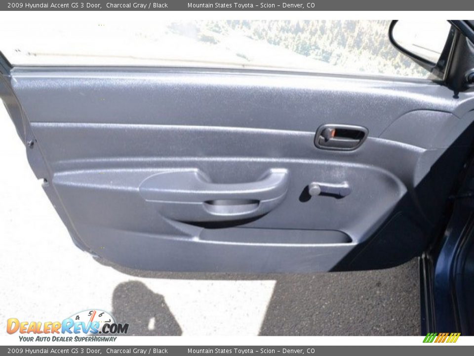 2009 Hyundai Accent GS 3 Door Charcoal Gray / Black Photo #24