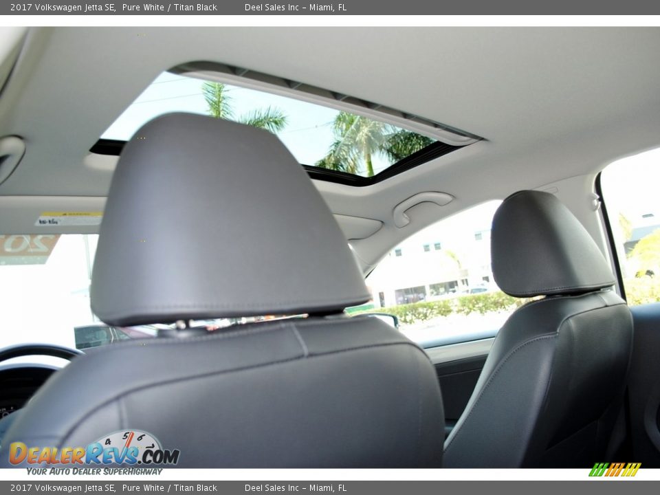 2017 Volkswagen Jetta SE Pure White / Titan Black Photo #14