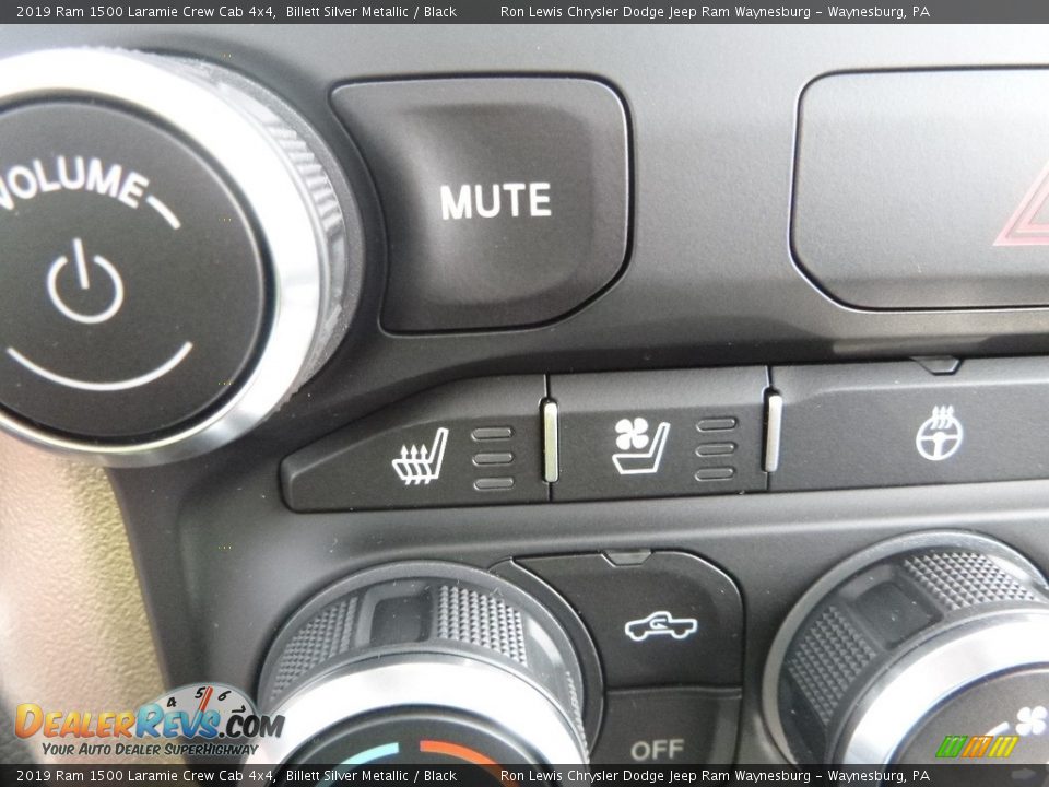 Controls of 2019 Ram 1500 Laramie Crew Cab 4x4 Photo #20