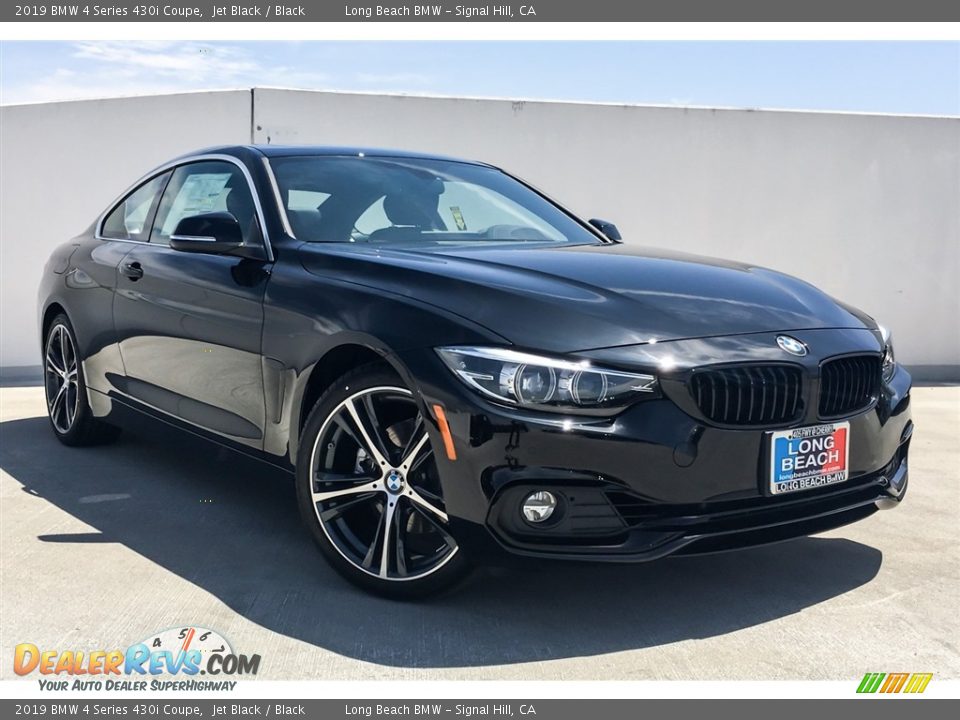 Front 3/4 View of 2019 BMW 4 Series 430i Coupe Photo #12
