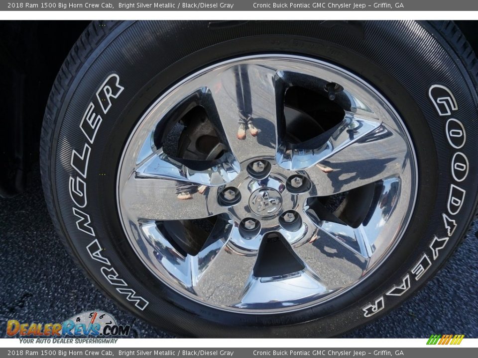 2018 Ram 1500 Big Horn Crew Cab Bright Silver Metallic / Black/Diesel Gray Photo #15