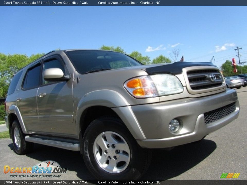 2004 Toyota Sequoia SR5 4x4 Desert Sand Mica / Oak Photo #2