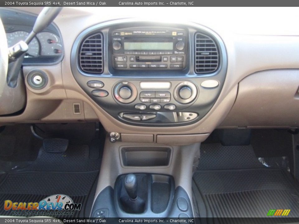 2004 Toyota Sequoia SR5 4x4 Desert Sand Mica / Oak Photo #15