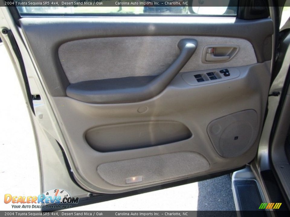 2004 Toyota Sequoia SR5 4x4 Desert Sand Mica / Oak Photo #17