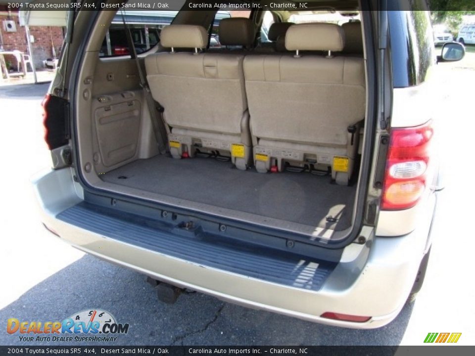 2004 Toyota Sequoia SR5 4x4 Desert Sand Mica / Oak Photo #20
