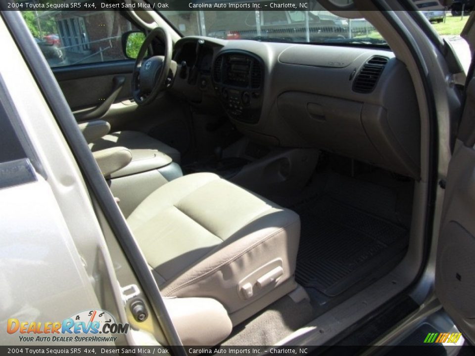 2004 Toyota Sequoia SR5 4x4 Desert Sand Mica / Oak Photo #21