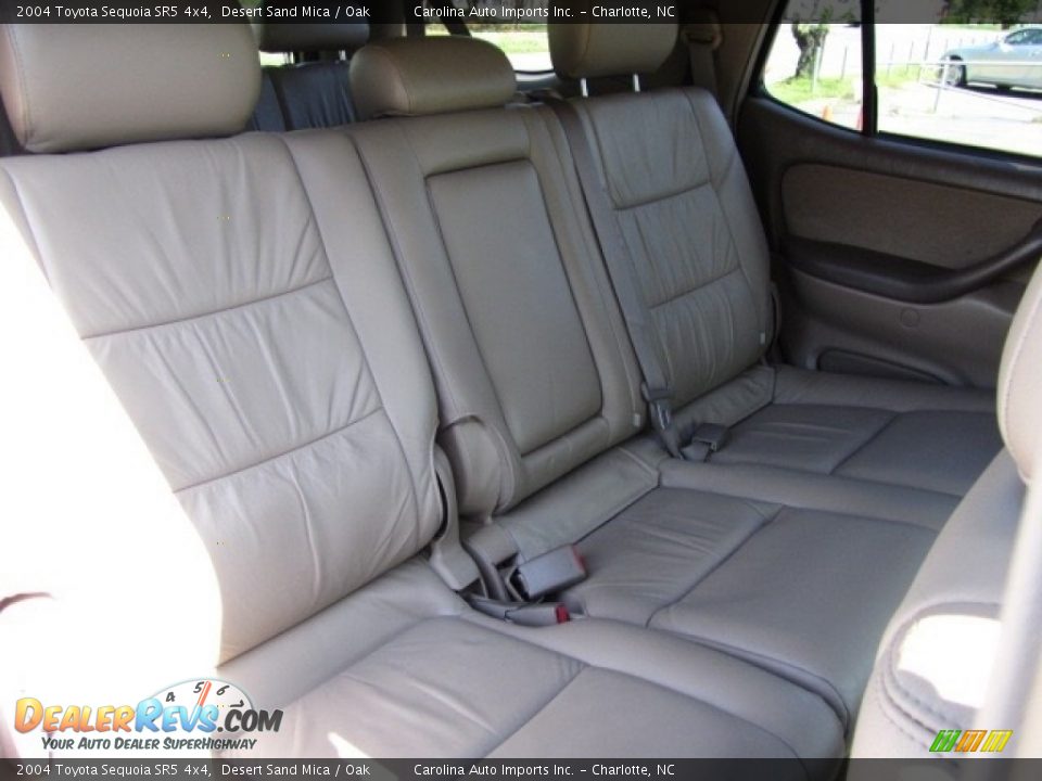 2004 Toyota Sequoia SR5 4x4 Desert Sand Mica / Oak Photo #24