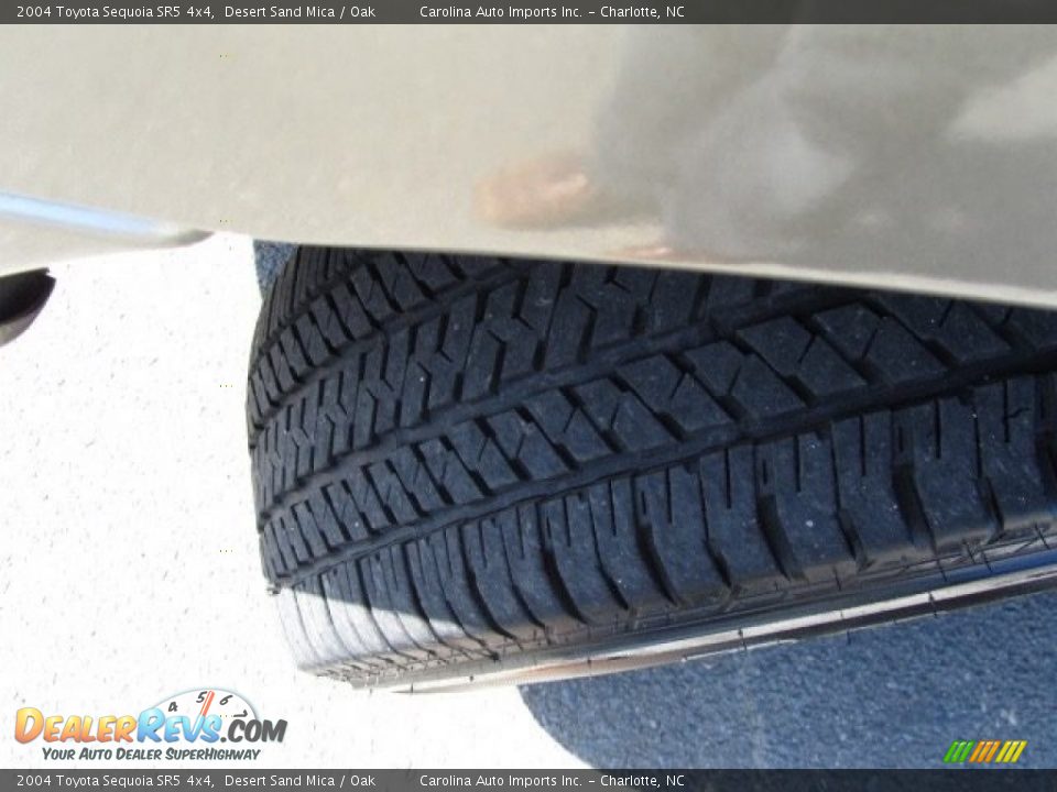2004 Toyota Sequoia SR5 4x4 Desert Sand Mica / Oak Photo #27