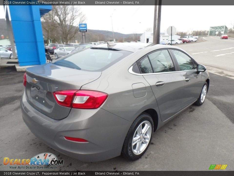 2018 Chevrolet Cruze LT Pepperdust Metallic / Jet Black Photo #5