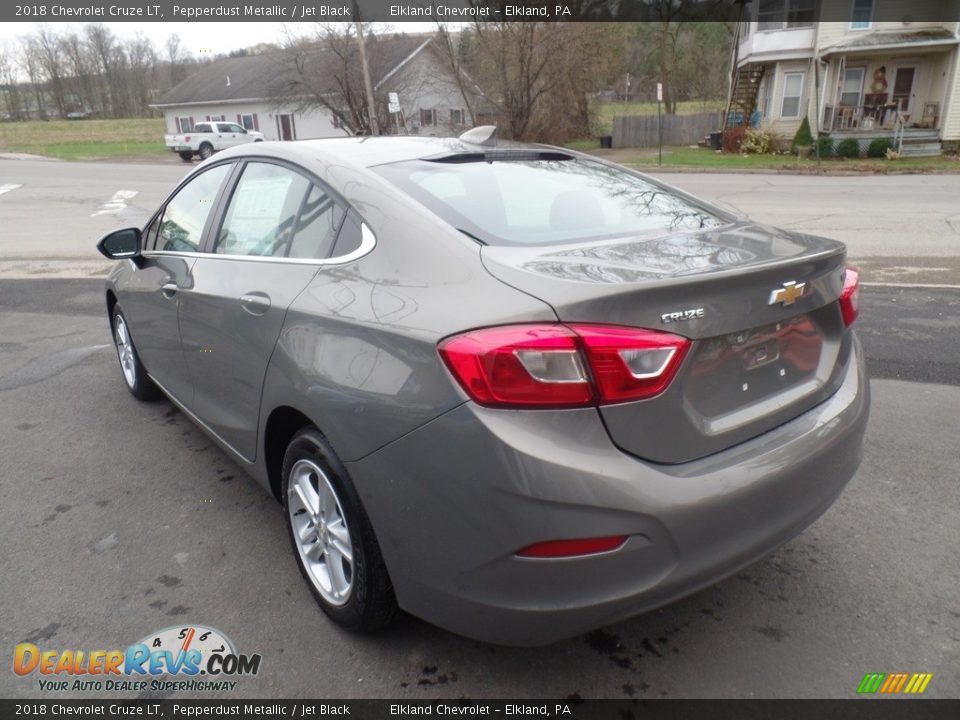 2018 Chevrolet Cruze LT Pepperdust Metallic / Jet Black Photo #7