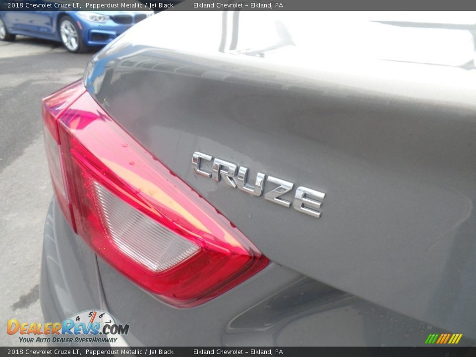 2018 Chevrolet Cruze LT Pepperdust Metallic / Jet Black Photo #10
