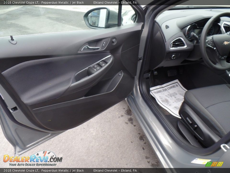2018 Chevrolet Cruze LT Pepperdust Metallic / Jet Black Photo #13