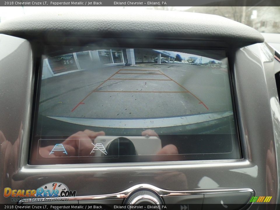 2018 Chevrolet Cruze LT Pepperdust Metallic / Jet Black Photo #29