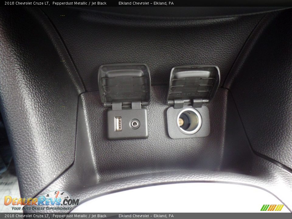 2018 Chevrolet Cruze LT Pepperdust Metallic / Jet Black Photo #32