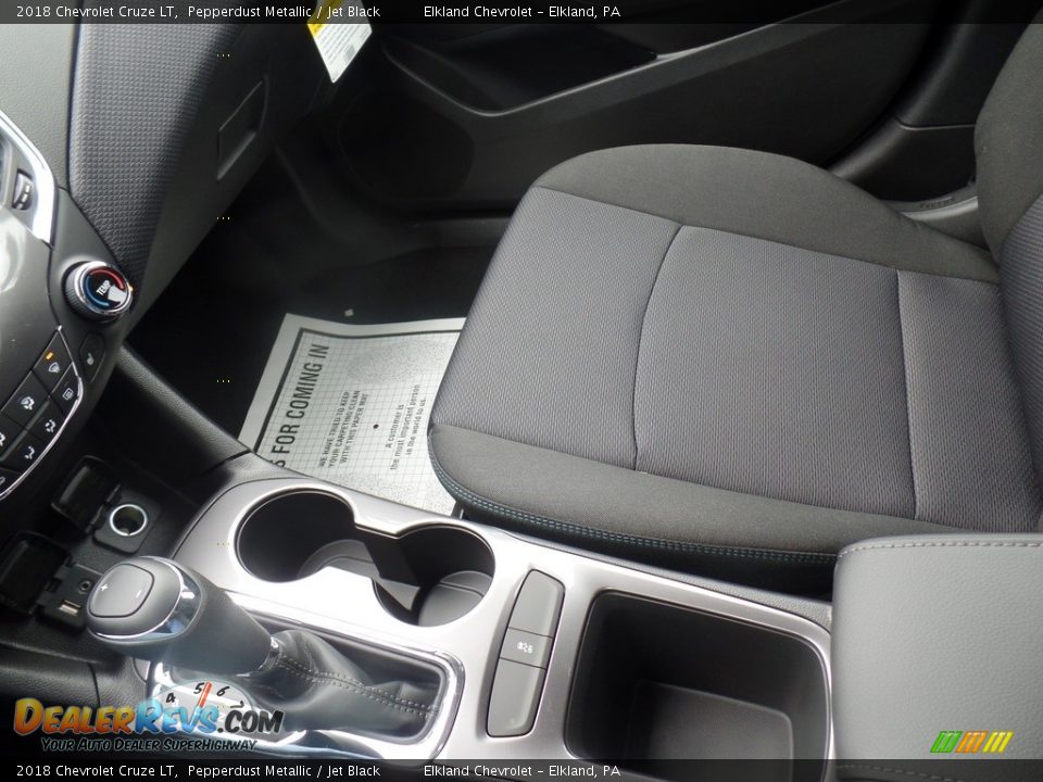 2018 Chevrolet Cruze LT Pepperdust Metallic / Jet Black Photo #33