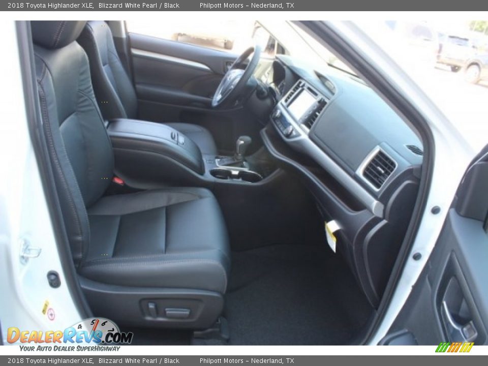 2018 Toyota Highlander XLE Blizzard White Pearl / Black Photo #35