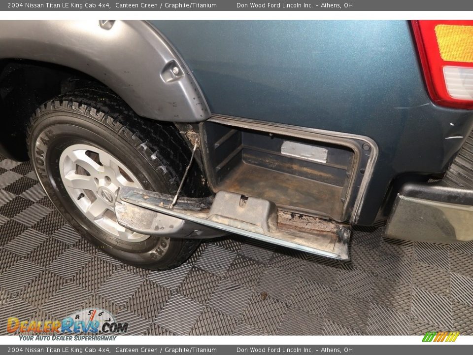 2004 Nissan Titan LE King Cab 4x4 Canteen Green / Graphite/Titanium Photo #2