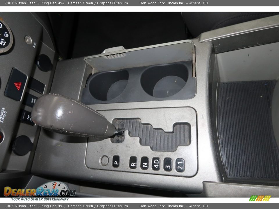 2004 Nissan Titan LE King Cab 4x4 Canteen Green / Graphite/Titanium Photo #17