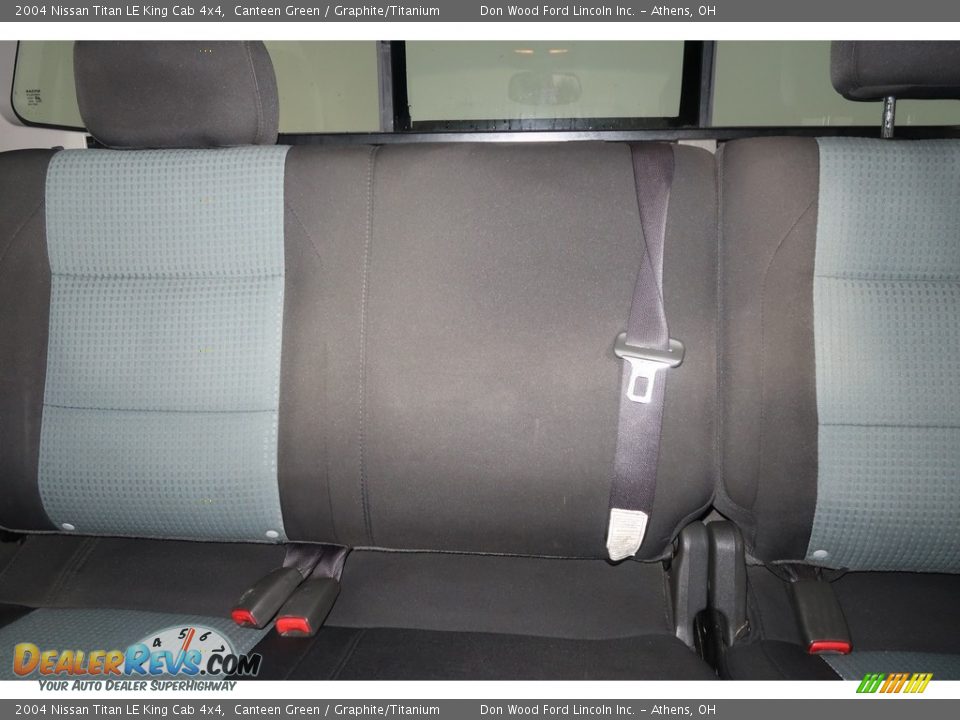 2004 Nissan Titan LE King Cab 4x4 Canteen Green / Graphite/Titanium Photo #18