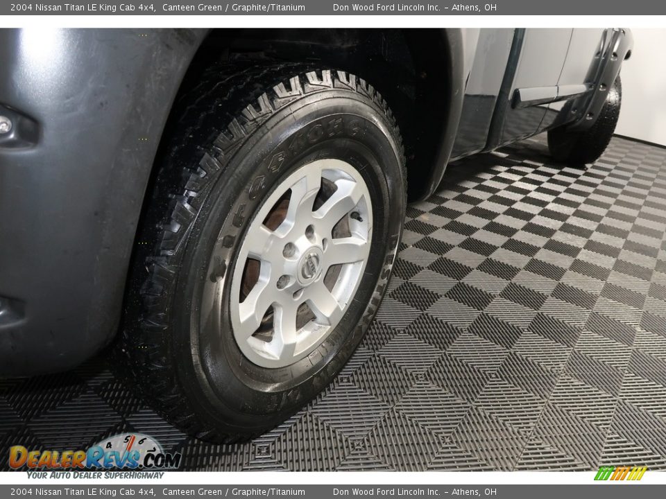 2004 Nissan Titan LE King Cab 4x4 Canteen Green / Graphite/Titanium Photo #20