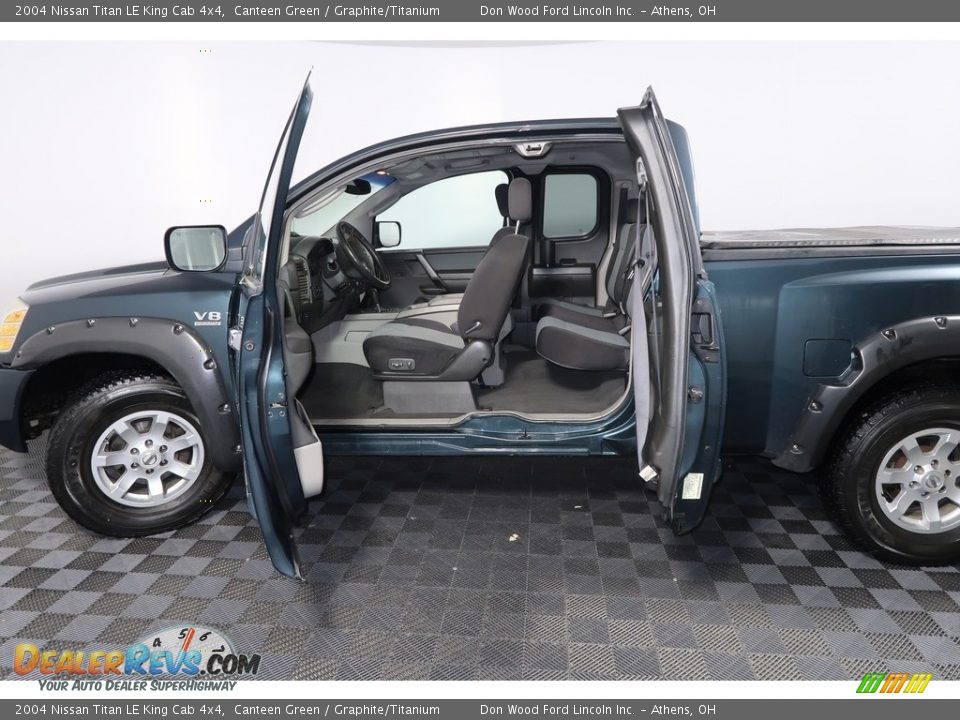 2004 Nissan Titan LE King Cab 4x4 Canteen Green / Graphite/Titanium Photo #23