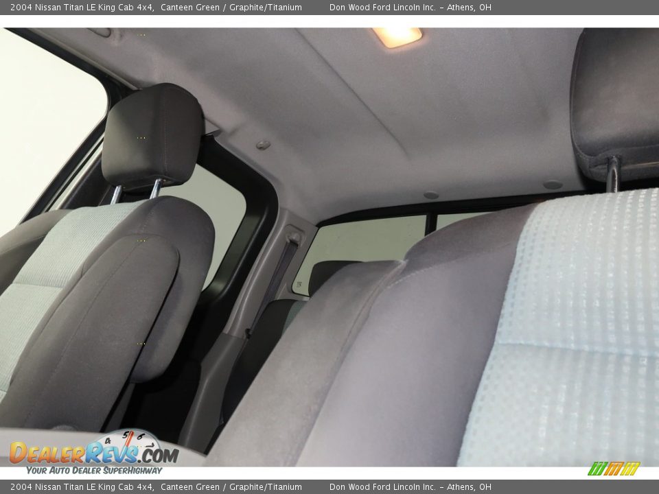2004 Nissan Titan LE King Cab 4x4 Canteen Green / Graphite/Titanium Photo #30