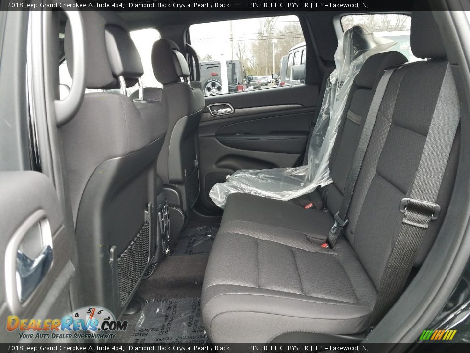 2018 Jeep Grand Cherokee Altitude 4x4 Diamond Black Crystal Pearl / Black Photo #6