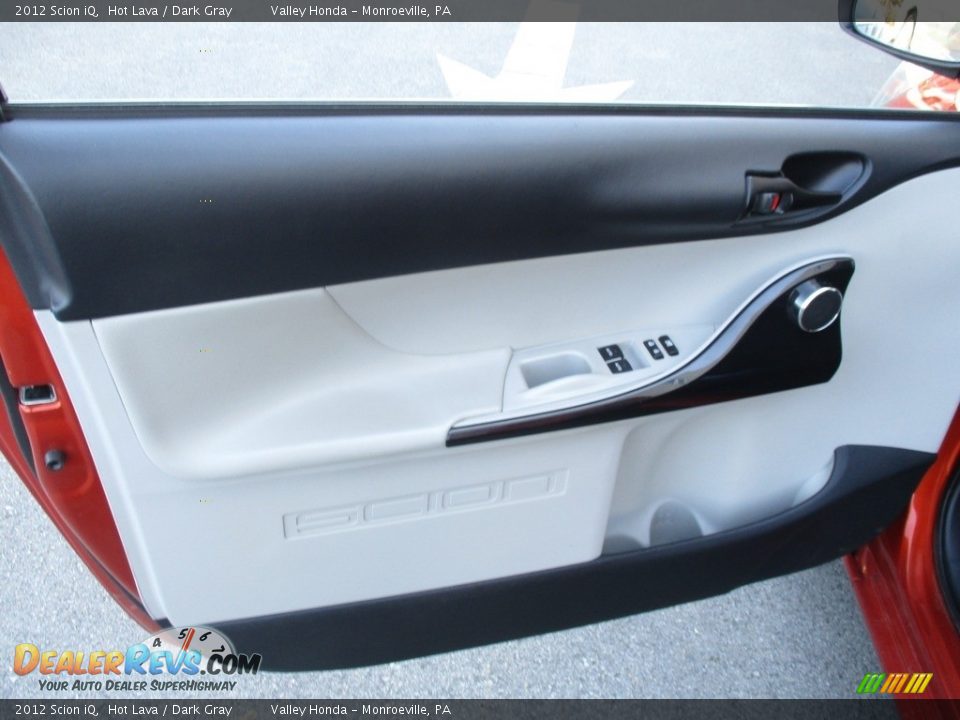 2012 Scion iQ Hot Lava / Dark Gray Photo #10