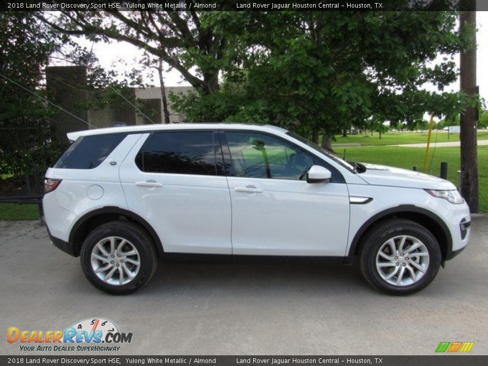 2018 Land Rover Discovery Sport HSE Yulong White Metallic / Almond Photo #6
