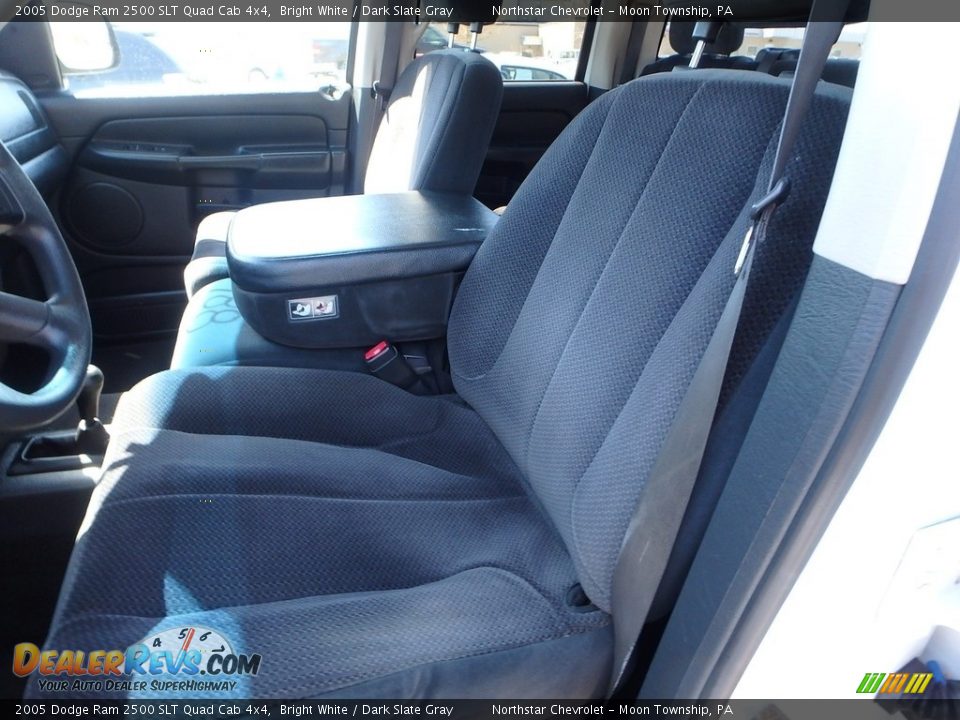 2005 Dodge Ram 2500 SLT Quad Cab 4x4 Bright White / Dark Slate Gray Photo #8