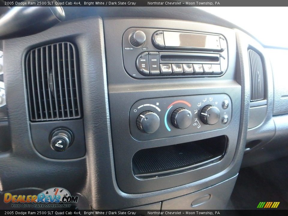 2005 Dodge Ram 2500 SLT Quad Cab 4x4 Bright White / Dark Slate Gray Photo #13