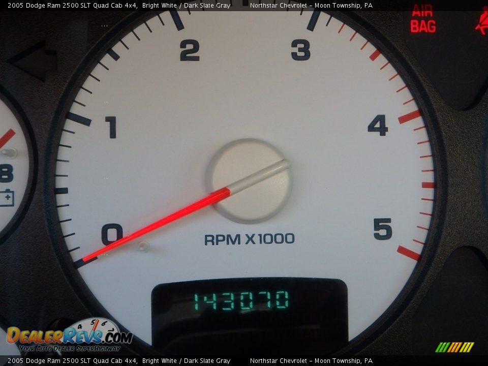 2005 Dodge Ram 2500 SLT Quad Cab 4x4 Bright White / Dark Slate Gray Photo #15