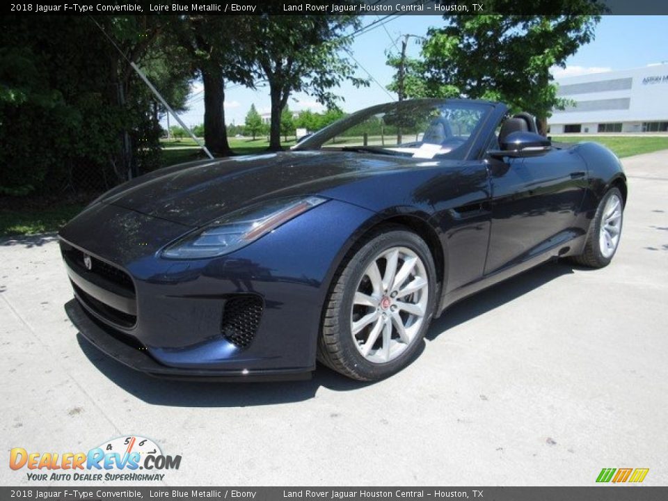 Front 3/4 View of 2018 Jaguar F-Type Convertible Photo #10