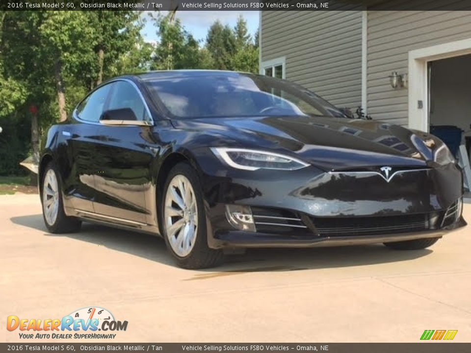Front 3/4 View of 2016 Tesla Model S 60 Photo #12