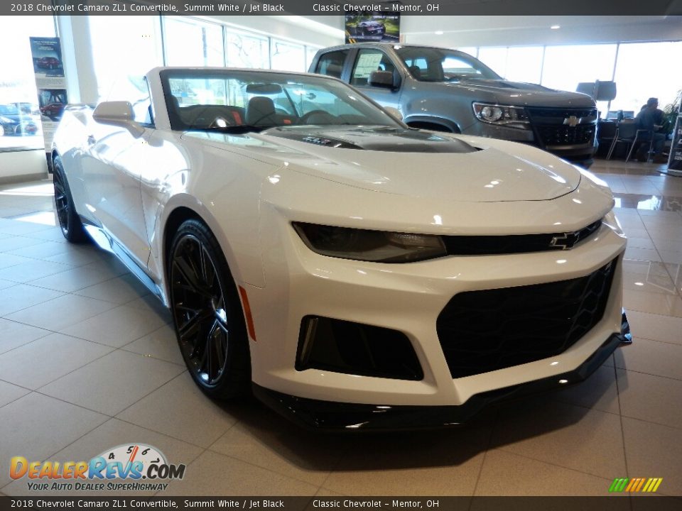 Front 3/4 View of 2018 Chevrolet Camaro ZL1 Convertible Photo #3