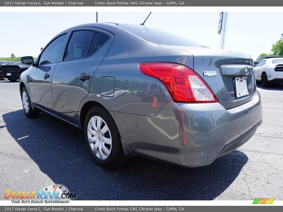 2017 Nissan Versa S Gun Metallic / Charcoal Photo #11