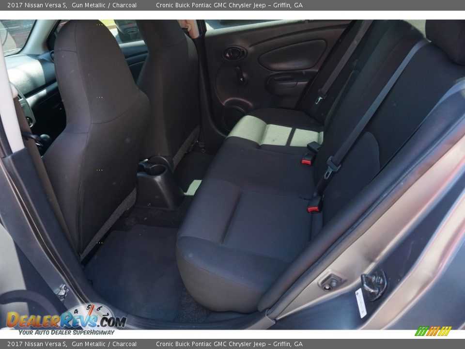 2017 Nissan Versa S Gun Metallic / Charcoal Photo #17