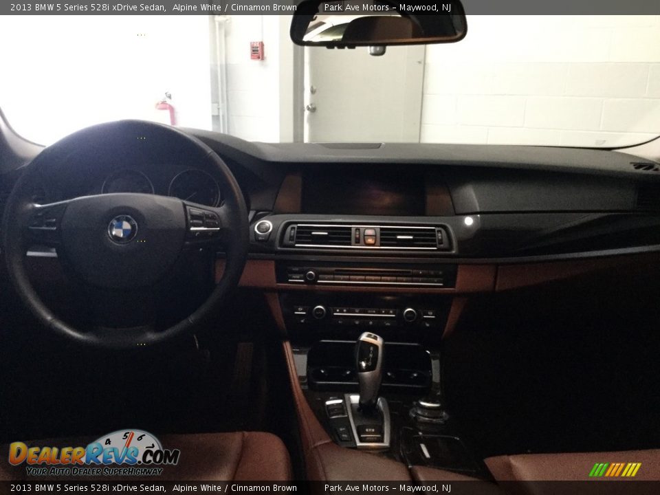 2013 BMW 5 Series 528i xDrive Sedan Alpine White / Cinnamon Brown Photo #21