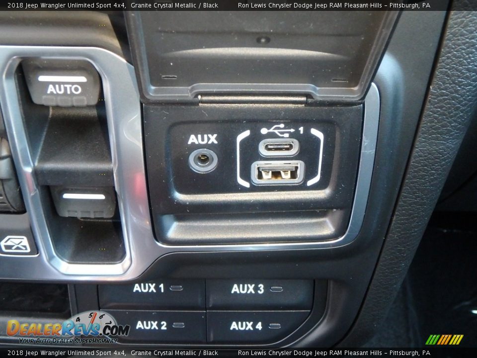 2018 Jeep Wrangler Unlimited Sport 4x4 Granite Crystal Metallic / Black Photo #17