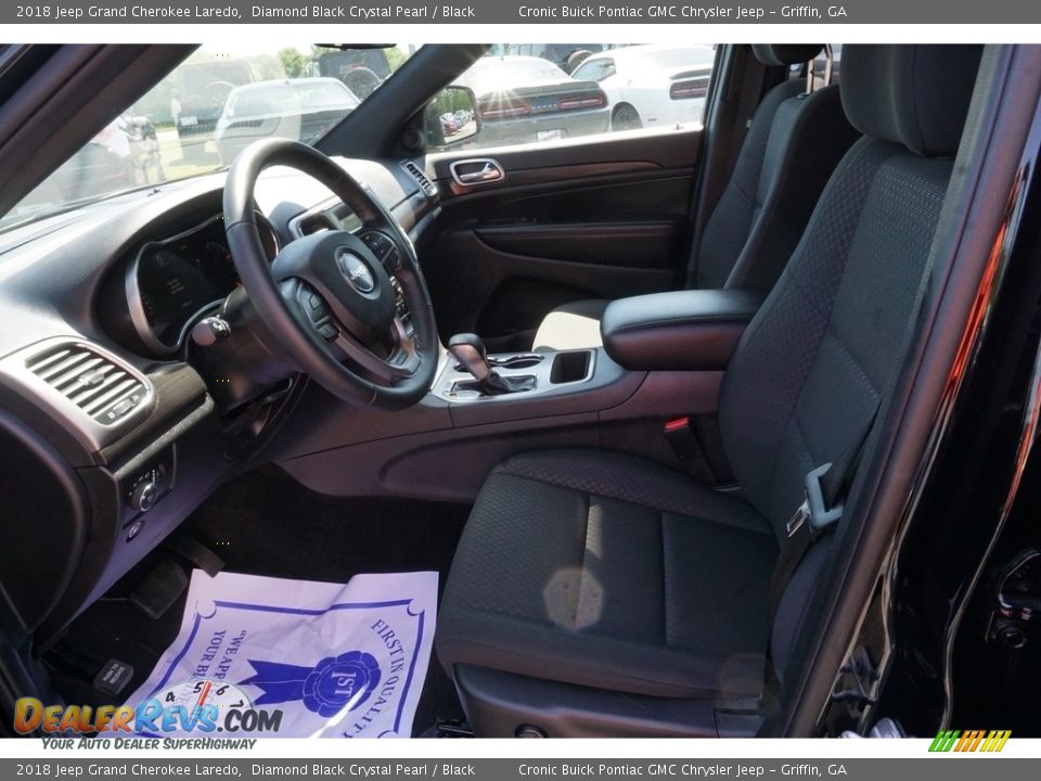 2018 Jeep Grand Cherokee Laredo Diamond Black Crystal Pearl / Black Photo #5