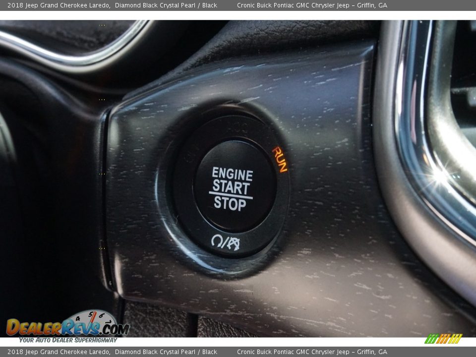 2018 Jeep Grand Cherokee Laredo Diamond Black Crystal Pearl / Black Photo #9