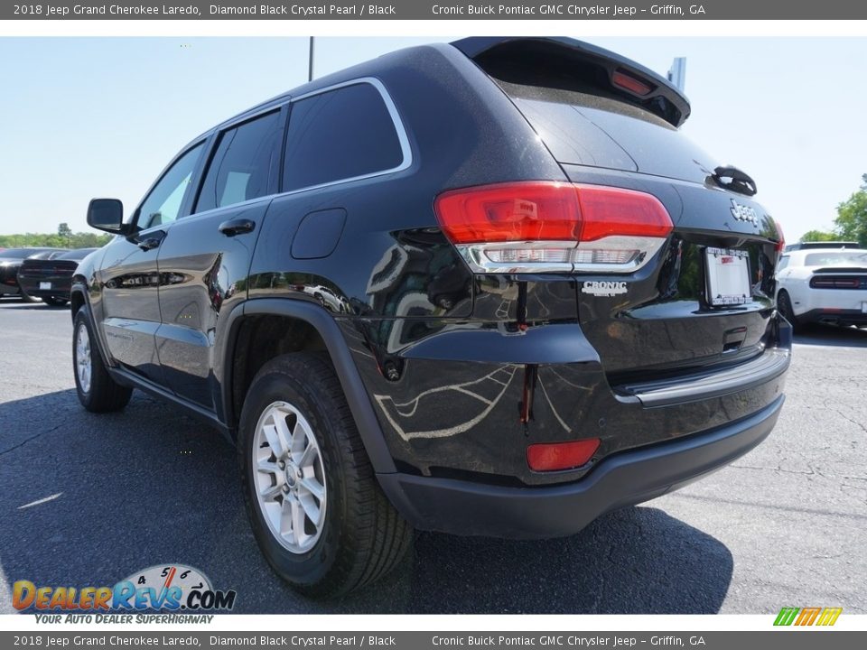 2018 Jeep Grand Cherokee Laredo Diamond Black Crystal Pearl / Black Photo #10