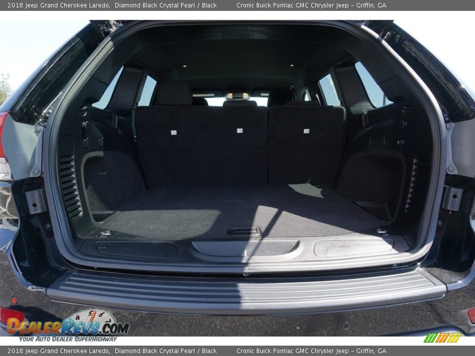 2018 Jeep Grand Cherokee Laredo Diamond Black Crystal Pearl / Black Photo #18