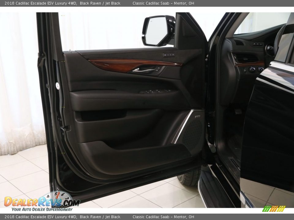 2018 Cadillac Escalade ESV Luxury 4WD Black Raven / Jet Black Photo #4