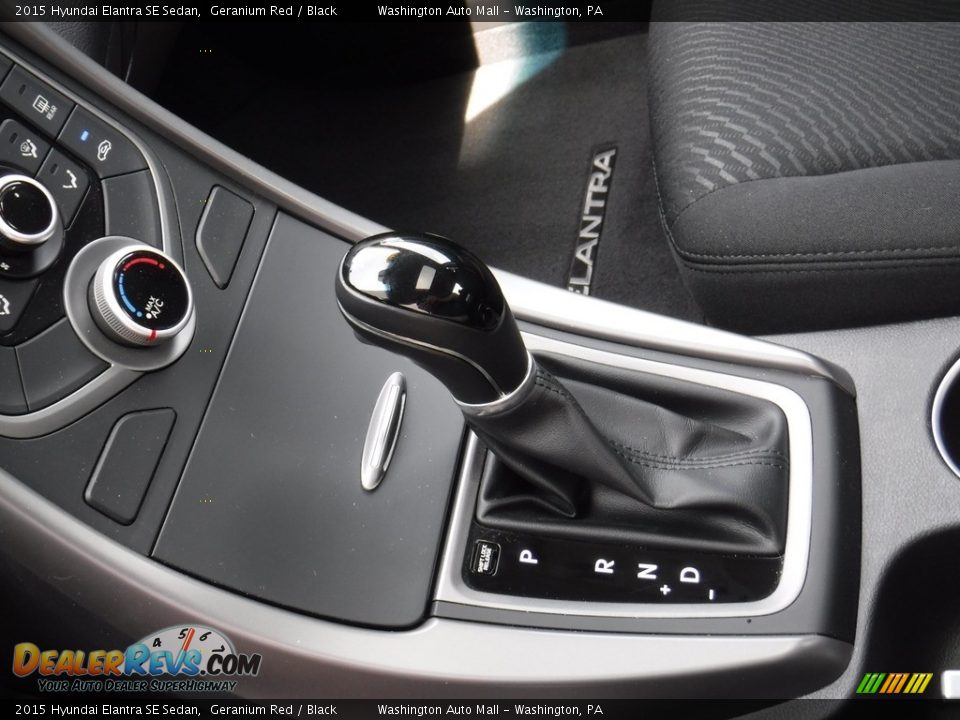 2015 Hyundai Elantra SE Sedan Geranium Red / Black Photo #18
