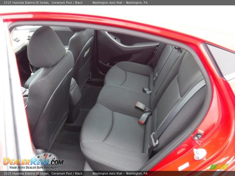 2015 Hyundai Elantra SE Sedan Geranium Red / Black Photo #22