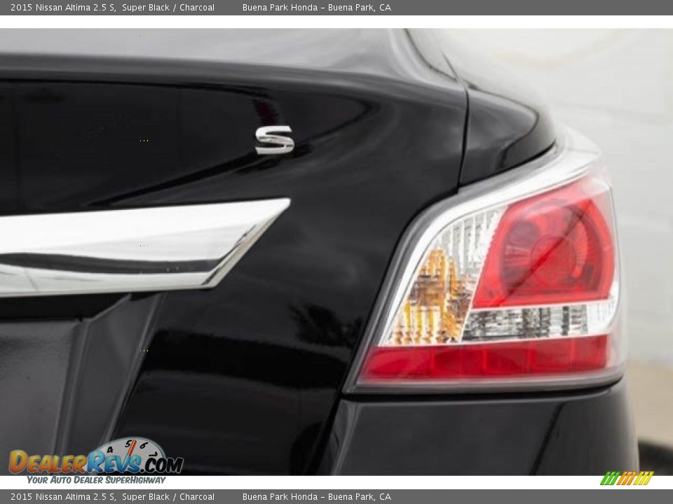 2015 Nissan Altima 2.5 S Super Black / Charcoal Photo #12